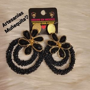 Arete artesanal flor en alambrismo